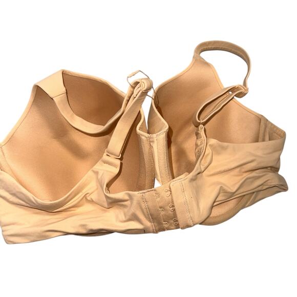 Skims Fits Everybody T-Shirt Bra Sand NWT Size 40D - Picture 3 of 4